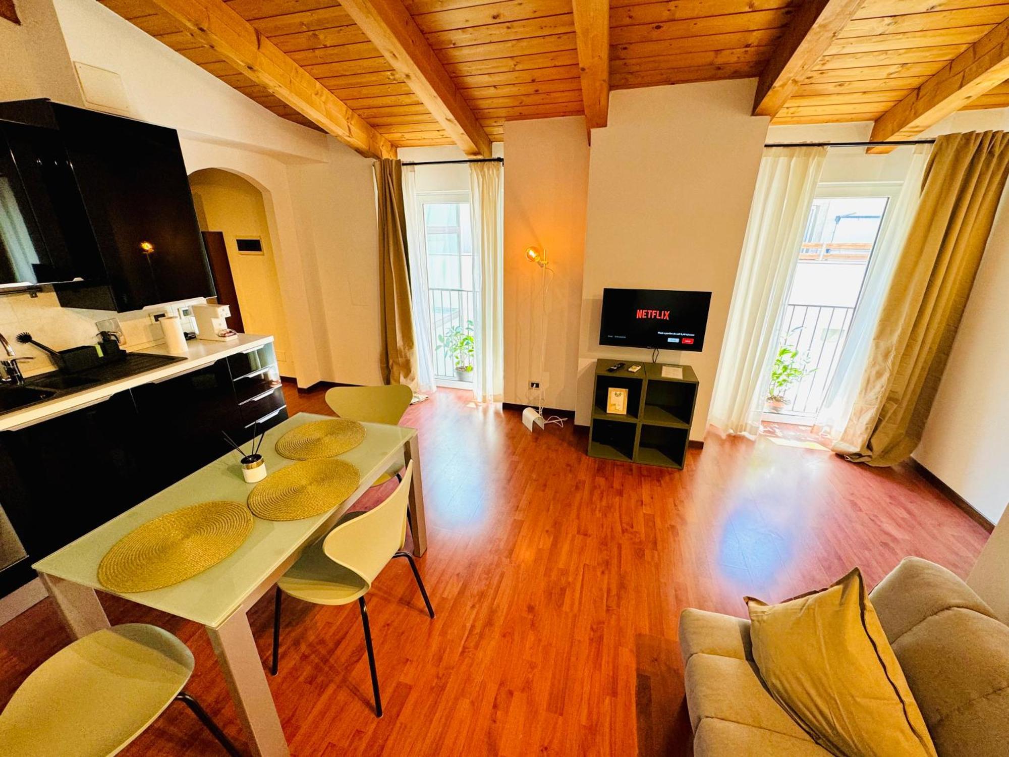 Crops City Stay Apartment 14 Триест Экстерьер фото